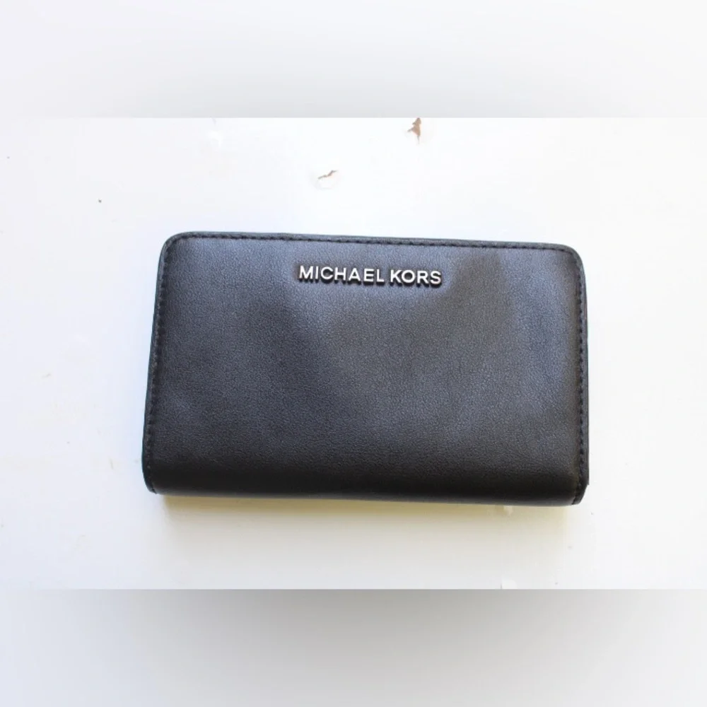 Michael Kors jet set wallet